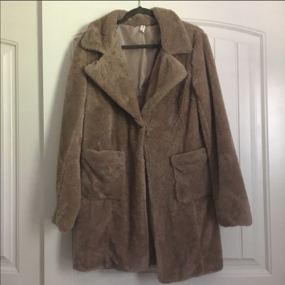 Light brown faux fur winter coat size M NWOT